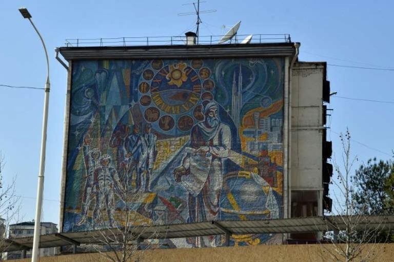 L&rsquo;Asie centrale démolit des monuments soviétiques pour moderniser son urbanisme.