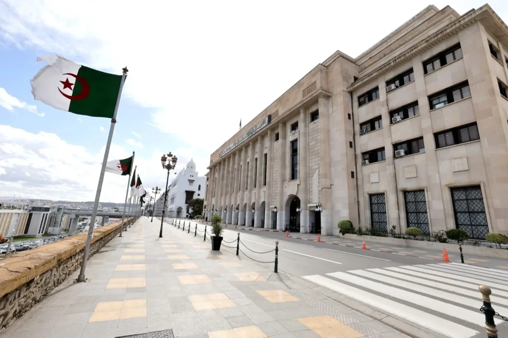 69 wilayas : un découpage absurde qui favorise les dirigeants conservateurs et leurs délires locaux !