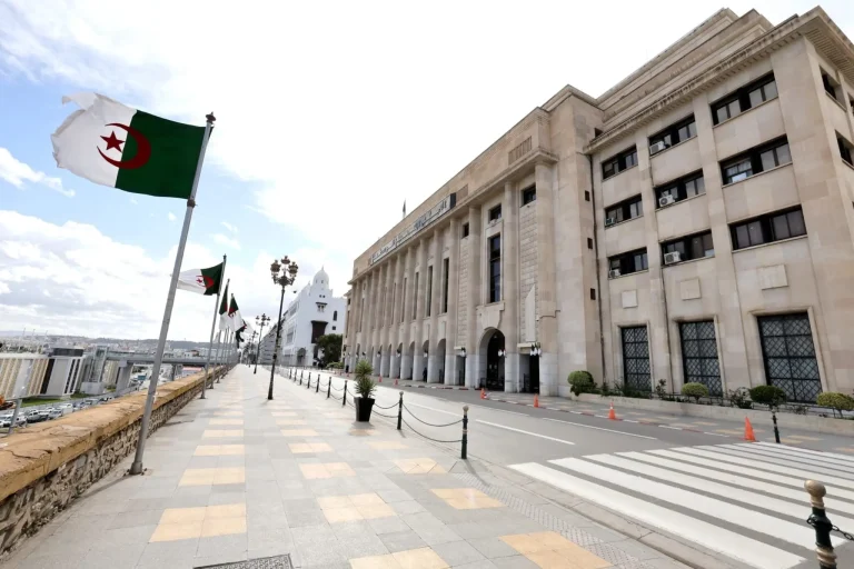 69 wilayas : un découpage absurde qui favorise les dirigeants conservateurs et leurs délires locaux !