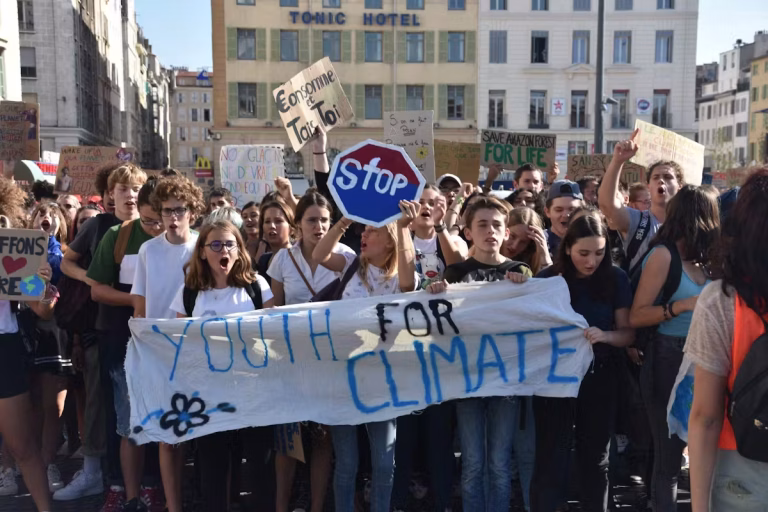 L’éco-colère : le cri d’un monde à l’agonie