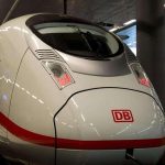 En Allemagne, un homme déclenche la panique dans un train : les passagers le confinent aux toilettes !