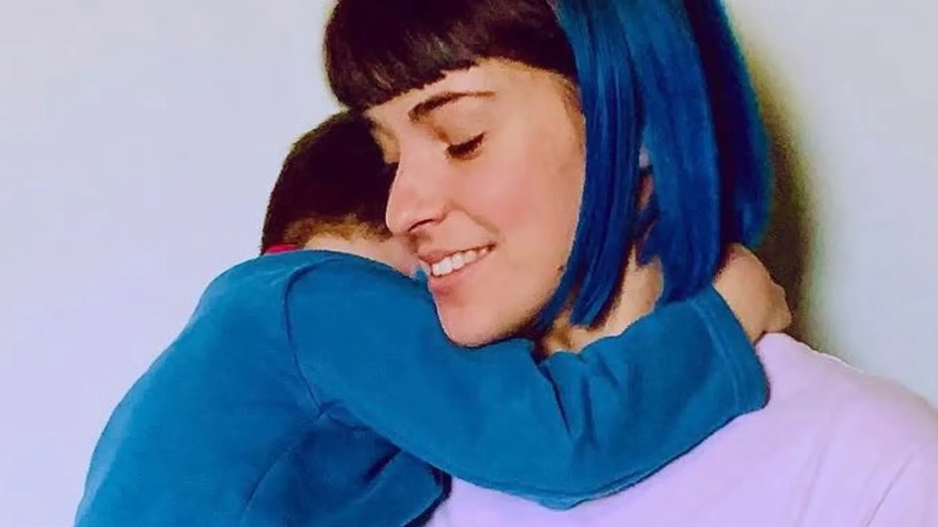 Elle habille son fils en legging, et les réactions en ligne en disent long sur les normes de genre