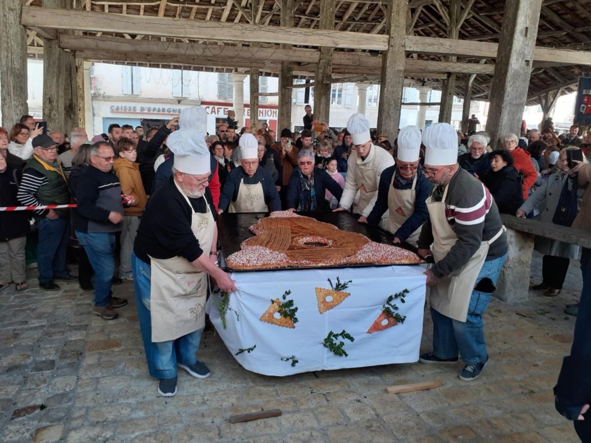 Villebois-Lavalette : Plus de 5 000 gourmands répondent à l’appel de la cornuelle