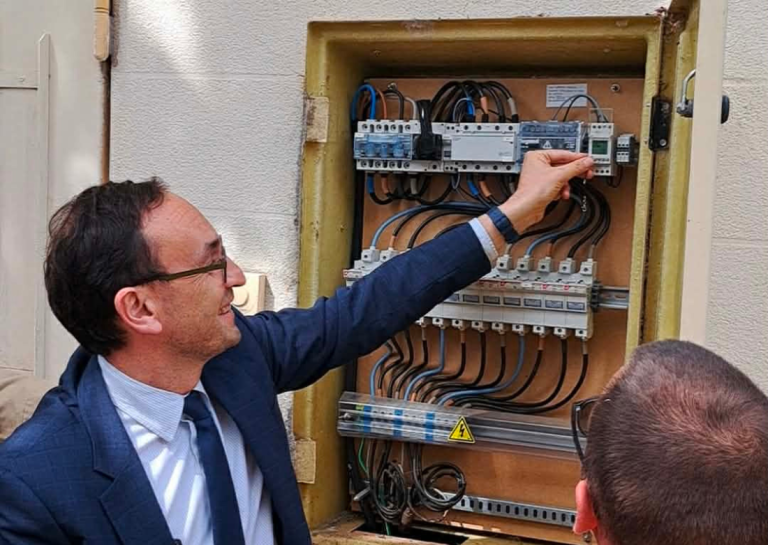 Bordeaux s’éclaire, mais à quel prix ?