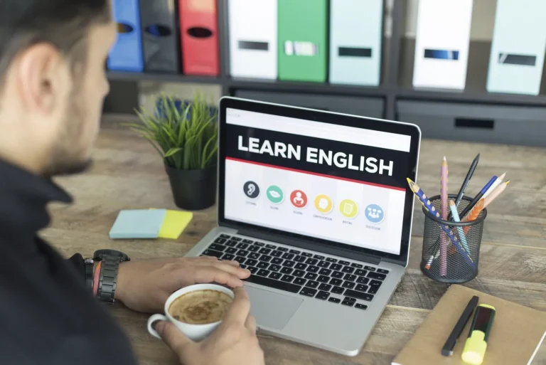 L&rsquo;anglais, nouvel impératif du marché du travail : la langue de la domination