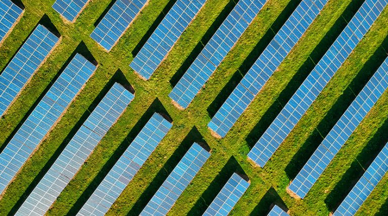 La Transition Énergétique : Un Impératif Économique et Stratégique