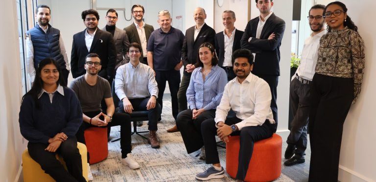 L’IA : Le Nouveau Saint Graal des Banquiers Privés, ou Simple Mirage ?