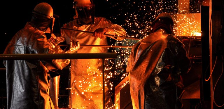 La Famille Duval : Entre Engagement et Ambiguïté