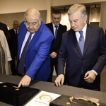 Quand Ousmanov danse avec les sanctions : les élus RN applaudissent l'absurde en silence !