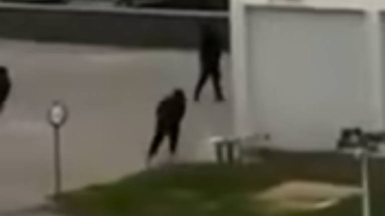 Vénissieux : Quand les balles remplacent les discours