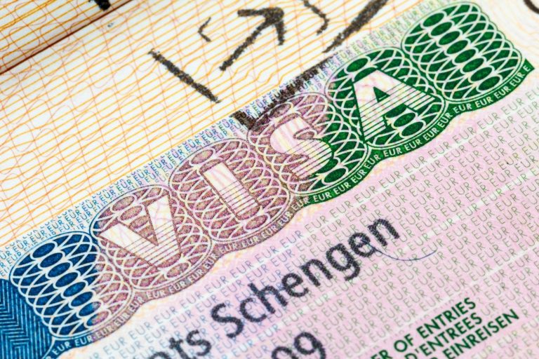Schengen : La Révolution des Visas ou le Grand Illusionniste ?
