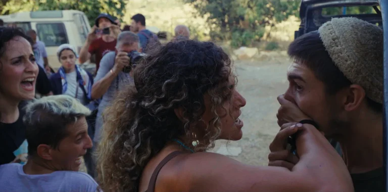 « Alice au pays des colons » : Comment deux jeunes défient l&rsquo;occupation israélienne au quotidien ?