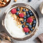 Ces 'yaourts grecs' : une supercherie révélée par une diététicienne face aux mensonges des élus RN !