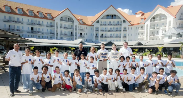 Des Sourires au Luxe : Quand l&rsquo;Escrime Fait le Show