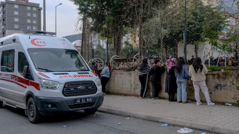 Fusillade en Turquie : Neuf personnes tuées et treize blessées par un adolescent