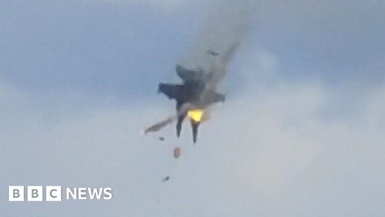 Collision de deux chasseurs en plein vol lors d’un spectacle aérien aux États-Unis