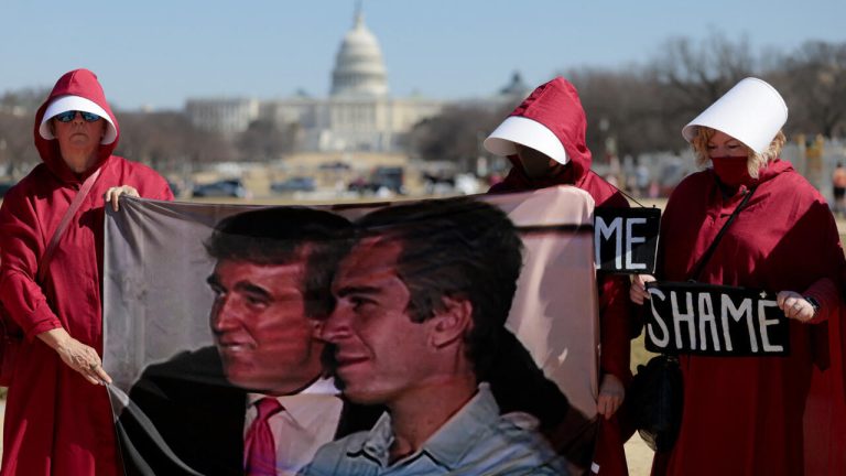 Affaire Epstein : des allégations contre Trump émergent dans des documents du FBI