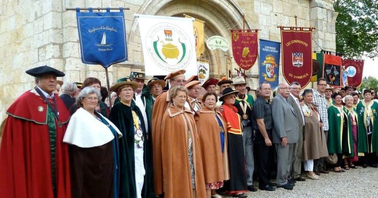 Marché des confréries à Blanquefort, dimanche 24 mai 2026 : artisans et producteurs locaux réunis.