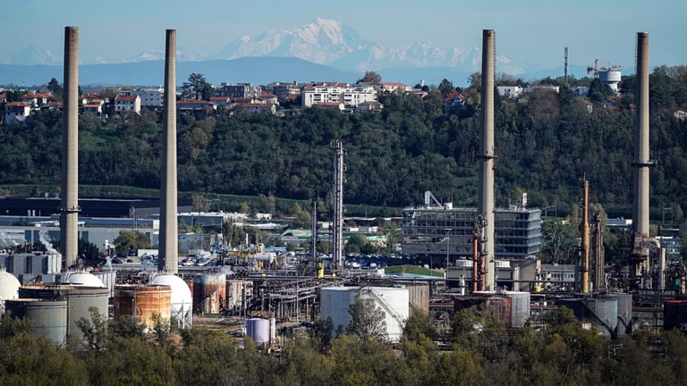 La France dévoile une feuille de route pour réduire progressivement les énergies fossiles.