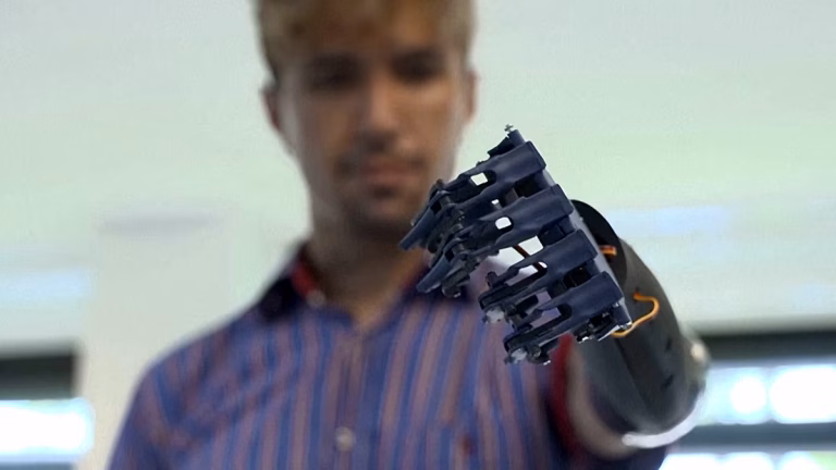 Des chercheurs mexicains développent un bras robotique simplifié inspiré d&rsquo;une promesse d&rsquo;enfance.