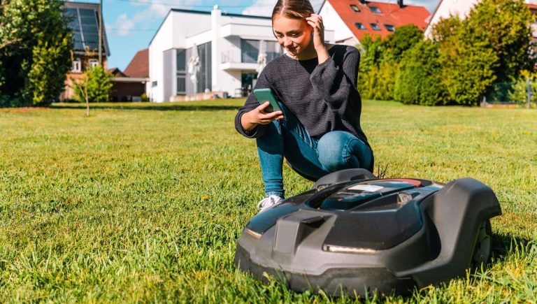 Ce qu’il faut savoir avant d’adopter un robot tondeuse