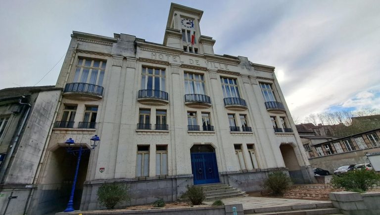 Balade historique à Aubusson : découverte de l&rsquo;ancien Hôtel de Ville et son patrimoine.