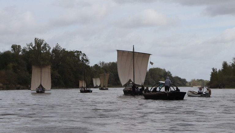 La Loire : Métiers Disparus et Histoire du Commerce Fluvial
