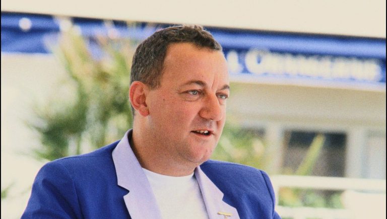 Festival de Cannes : 40 ans de souvenirs, de Coluche à la chasse aux stars