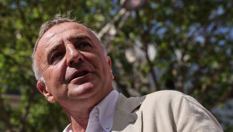 Agression au couteau à Val-de-Reuil : le maire demande un soutien accru de l’État et du parquet.