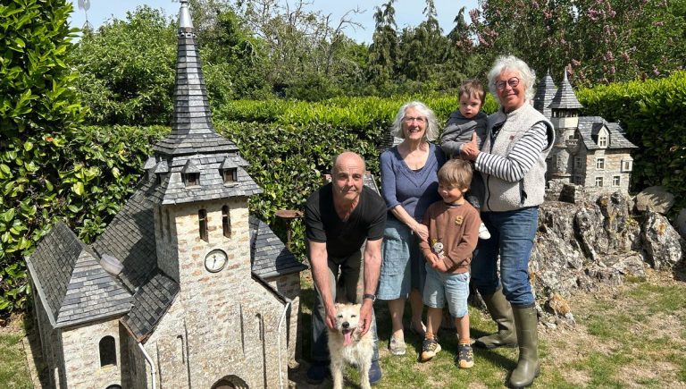 Saint-Martin-Villanglose : Un Hameau de Charme à Découvrir