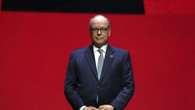 Albert II de Monaco en visite à Bridoré et Montrésor pour des échanges officiels.