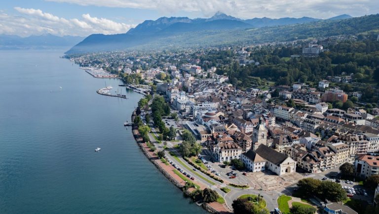 G7 à Évian-les-Bains : habitants et commerçants partagés entre indifférence et inquiétude