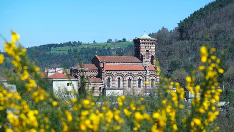 Haute-Loire : découverte d&rsquo;un chemin reliant nature et patrimoine industriel.