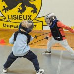Le baby escrime à Lisieux : un nouveau sport accessible dès 3 ans pour les enfants.