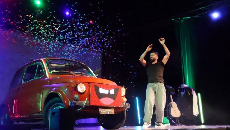 Totomobile en fête : le spectacle pour enfants de Rémi Comptines au Havre.