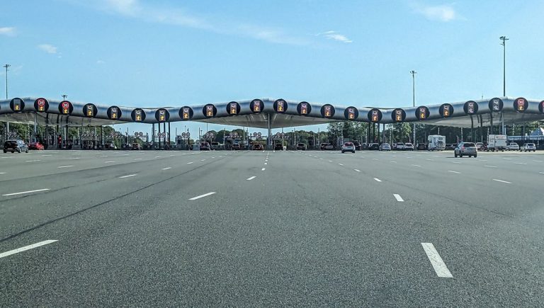 L&rsquo;A10 ouvre à la circulation en Touraine, facilitant les déplacements entre Paris et Bordeaux.