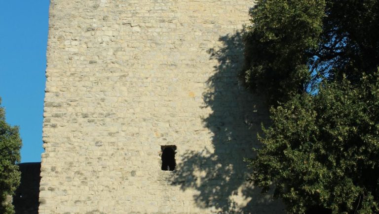 Le mariage au Moyen Âge en Drôme Provençale comme moyen de réconciliation familiale.