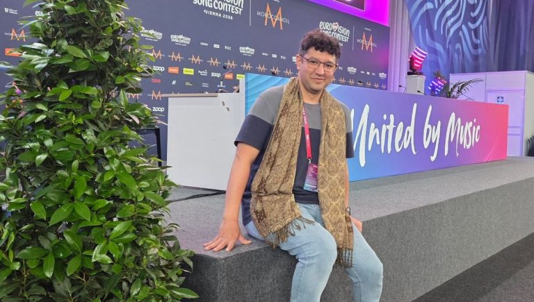 Jérôme Sturer, habitant d&rsquo;Évreux, assiste à la finale de l&rsquo;Eurovision 2026 à Vienne.