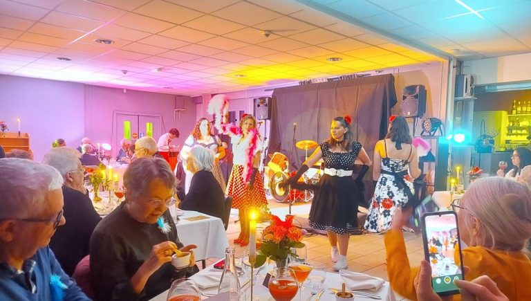 Civray : Les élèves du lycée des Terres Rouges présentent un cabaret en hôtellerie-restauration.