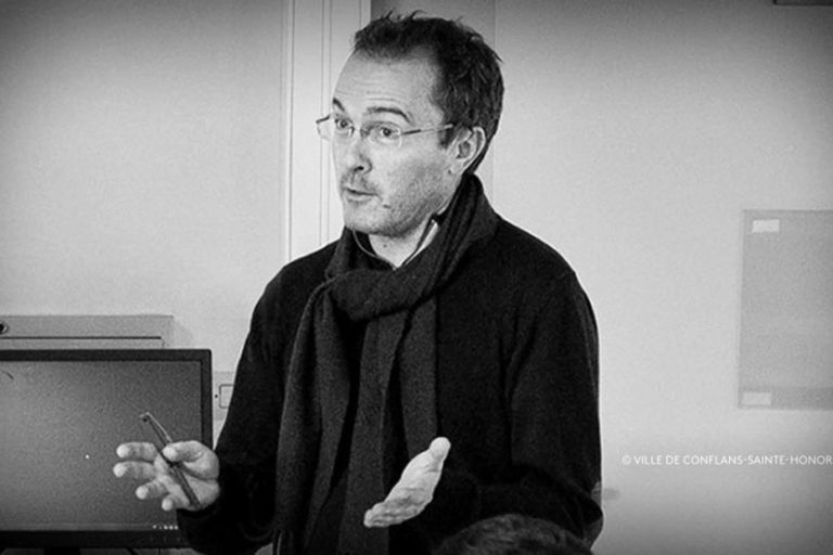 Samuel Paty, enseignant, proposé pour entrer au Panthéon après son assassinat.