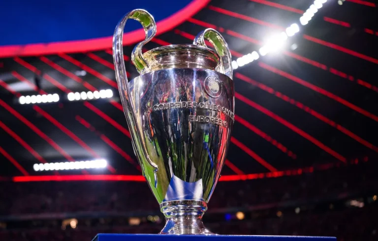 Un supporter du PSG interrompt la finale de la Ligue des champions contre Arsenal.