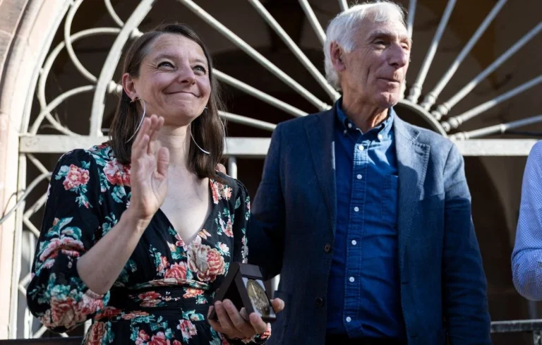 Les portraits de Jacques Paris et Cécile Kohler retirés de l&rsquo;Hôtel de ville de Nantes