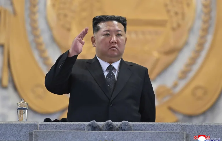 Kim Jong-un évoque le prix de l&rsquo;essence, suscitant des préoccupations en Corée du Nord.