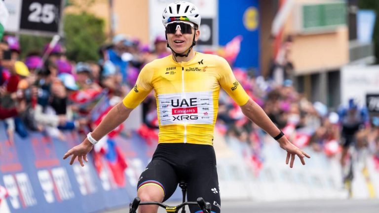 Tadej Pogacar remporte le Tour de Romandie avec quatre étapes et le maillot jaune.