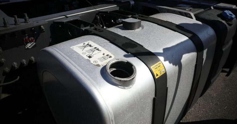 Deux personnes arrêtées dans le Doubs pour avoir pompé illégalement du carburant dans un réservoir.