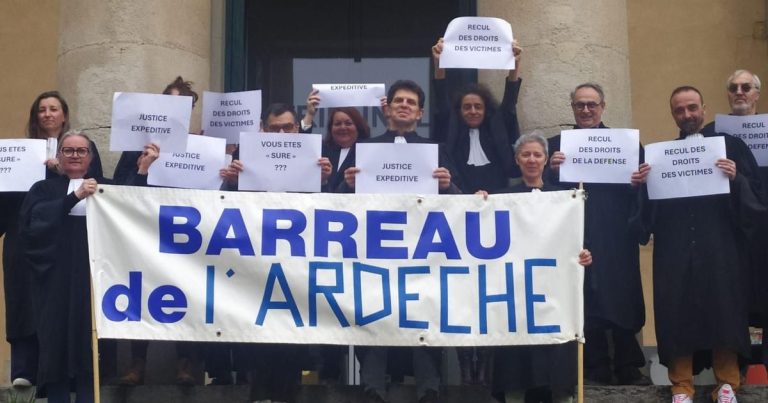 Grève des avocats en Ardèche contre la loi SURE, audiences renvoyées.