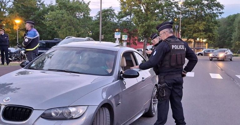 Contrôle routier massif à Saint-Lô par les gendarmes et policiers avant le long week-end.