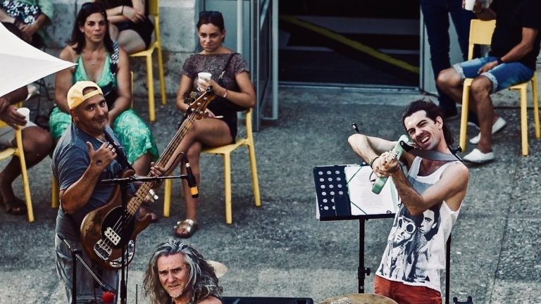Gilles Denis et le Café Vélo relancent les soirées musicales en plein air à Paris.