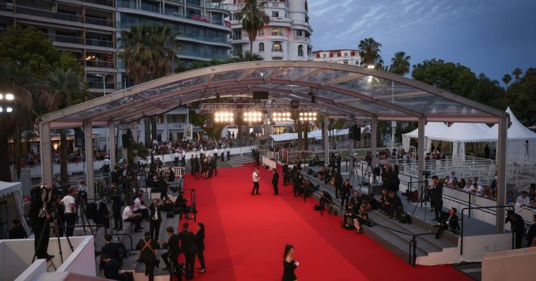 Refusé au festival de Cannes, un réalisateur lillois défend son film sur la Croisette.