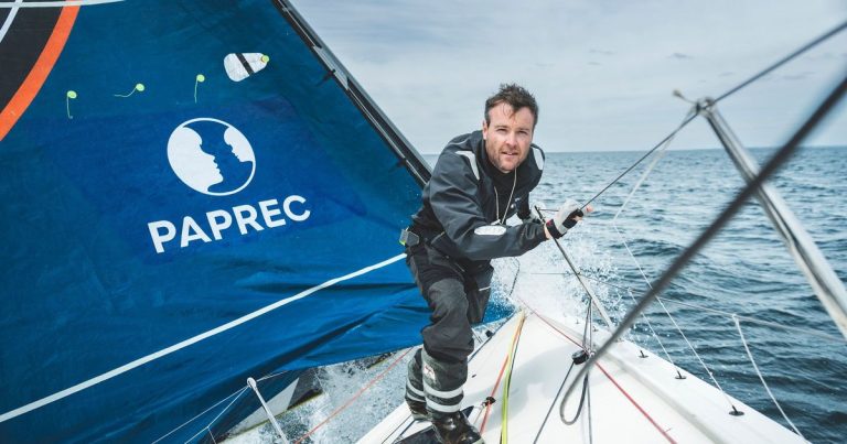 Martin Le Pape relève un défi de dernière minute sur la Solitaire du Figaro en Golfe de Gascogne.